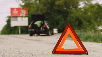 Wypadek na trasie Sokoły-Białystok: Kolizja radiowozu i samochodu osobowego