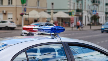 Zdarzenie drogowe w Podlaskiem: Poszkodowani funkcjonariusze Oddziału Prewencji Policji z Kielc