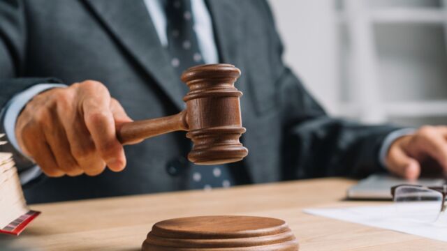 42-latka skazana na pół roku więzienia za znęcanie się nad psem