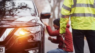 Bezpieczeństwo dzieci podczas ferii zimowych: intensywne kontrole autokarów na Podlasiu