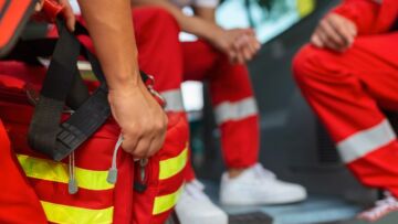 Tragiczne zdarzenie podczas prac ziemnych – śmierć 53-latka w miejscowości Łumbie