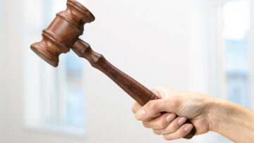 Afera w Białostockim V Liceum Ogólnokształcącym: zarzuty dla nauczyciela i dyrektora