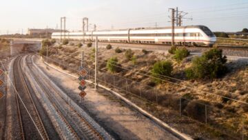 Trwa remont związany z budową Rail Baltica na przejeździe kolejowym w Białymstoku