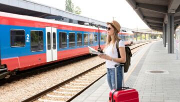 Czy pociągi na trasie Ostrołęka-Białystok cieszą się popularnością? Analiza wyników po 8 miesiącach