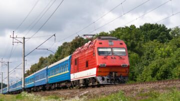 Sensacyjny wzrost liczby podróżujących pociągiem na trasie Warszawa-Białystok – doniesienia z konferencji prasowej