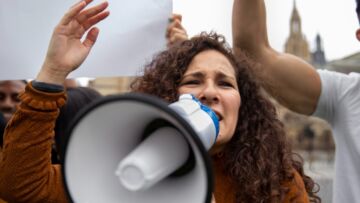 Manifestacja solidarności w Białymstoku przeciwko rosyjskiej agresji z 24 lutego 2022