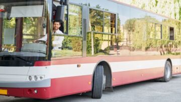 Plan modernizacji floty autobusowej w Białymstoku: Zamówienie na 28 niskopodłogowych pojazdów
