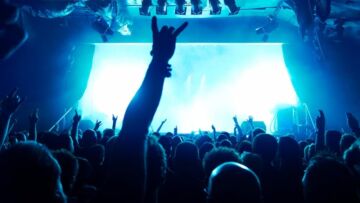 Noc Tańca i Muzyki: Silent Disco pod Parasolami w Centrum Miasta!