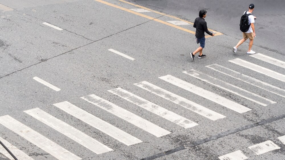 Zagubiony chłopiec na cmentarzu: jak szybka reakcja uratowała sytuację