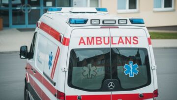 Zimowe przyjemności z rozsądkiem: jak bawić się bezpiecznie na śniegu