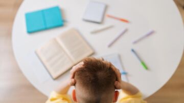 Białostocki Uniwersytet wyróżnia profesorów odznakami honorowymi