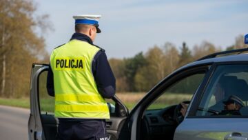 WSPÓLNE KONTROLE TAKSÓWEK: POLICJA I SŁUŻBY SPRAWDZAJĄ BEZPIECZEŃSTWO PRZEWOZÓW