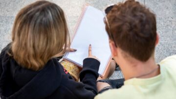 II LO w Białymstoku: Absolwenci świętują wyjątkowe osiągnięcia i nowy etap życia
