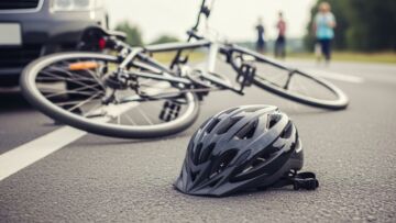 Bezpieczne jednoślady: Policja kontroluje rowerzystów i motocyklistów w Łomży