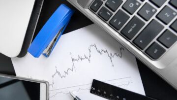 Zabezpiecz się przed oszustwami inwestycyjnymi – webinarium dla seniorów i opiekunów