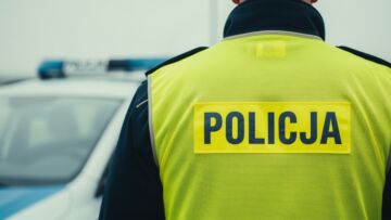 Nietrzeźwi kierowcy w akcji: Iveco blokuje drogę, policja podejmuje działania