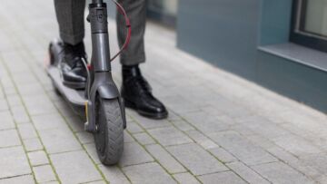 Hulajnogi elektryczne pod kontrolą: kluczowe zasady dla użytkowników!