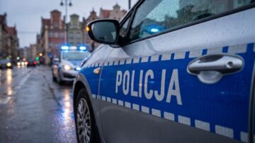 Złodziej perfum w rękach policji – poszukiwany do aresztu za wcześniejsze przestępstwa