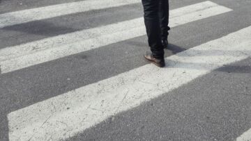 Inteligentne przejścia dla pieszych w Stanisławowie – nowa era bezpieczeństwa na drogach!
