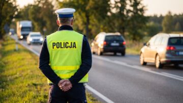 Pijany kierowca i poszukiwany na pasach – wyniki akcji „Bezpieczne przejście